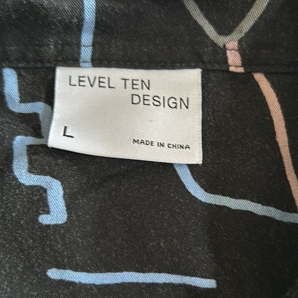 Level Ten Design 80’s inspired Black Rayon button front shirt Geometric Large - Picture 7 of 11